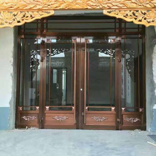 匠心鑄造，品質(zhì)卓越——探尋臨朐國(guó)強(qiáng)門業(yè)與金斗門業(yè)的仿銅門訂制之道
